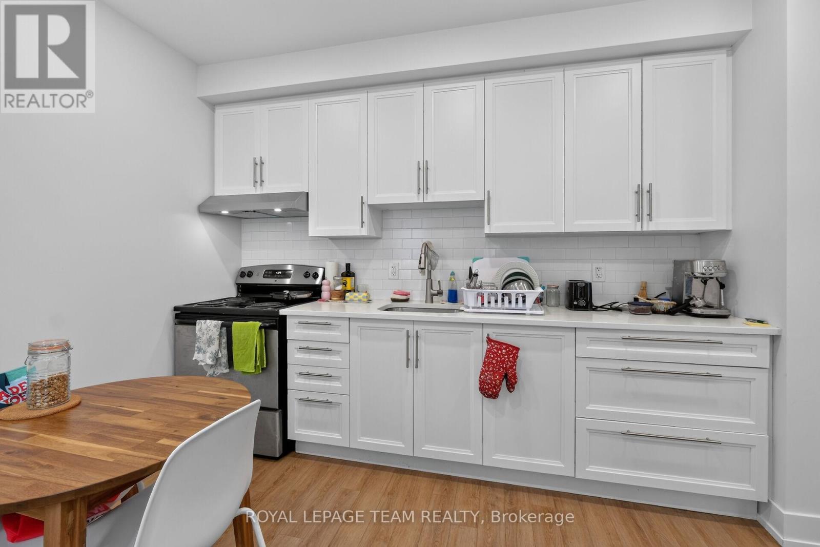 169 FLORENCE STREET - 8
