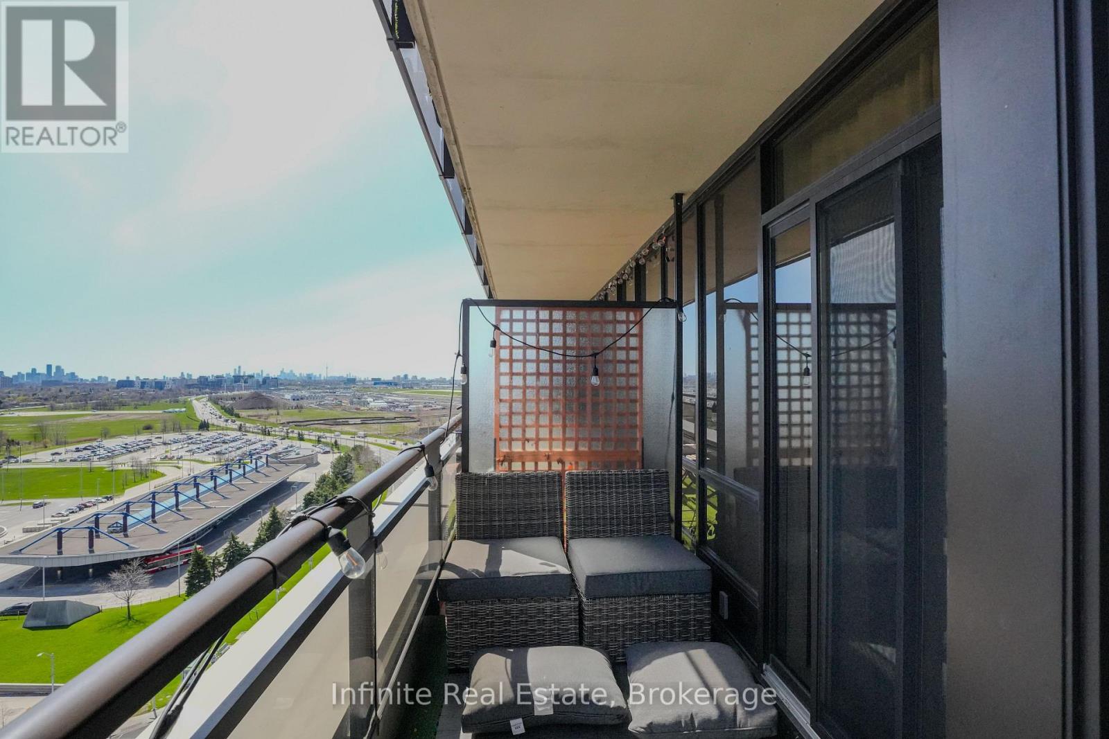 #PH4 1060 SHEPPARD AVENUE W - 11