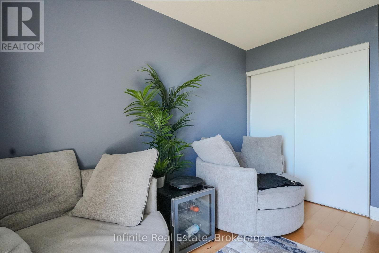 #PH4 1060 SHEPPARD AVENUE W - 23