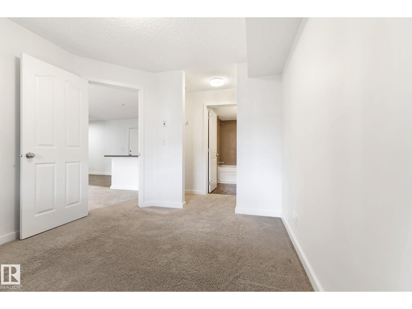 #316 12035 22 AV SW - 33