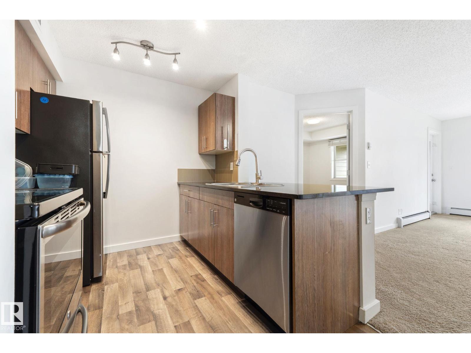 #316 12035 22 AV SW - 15