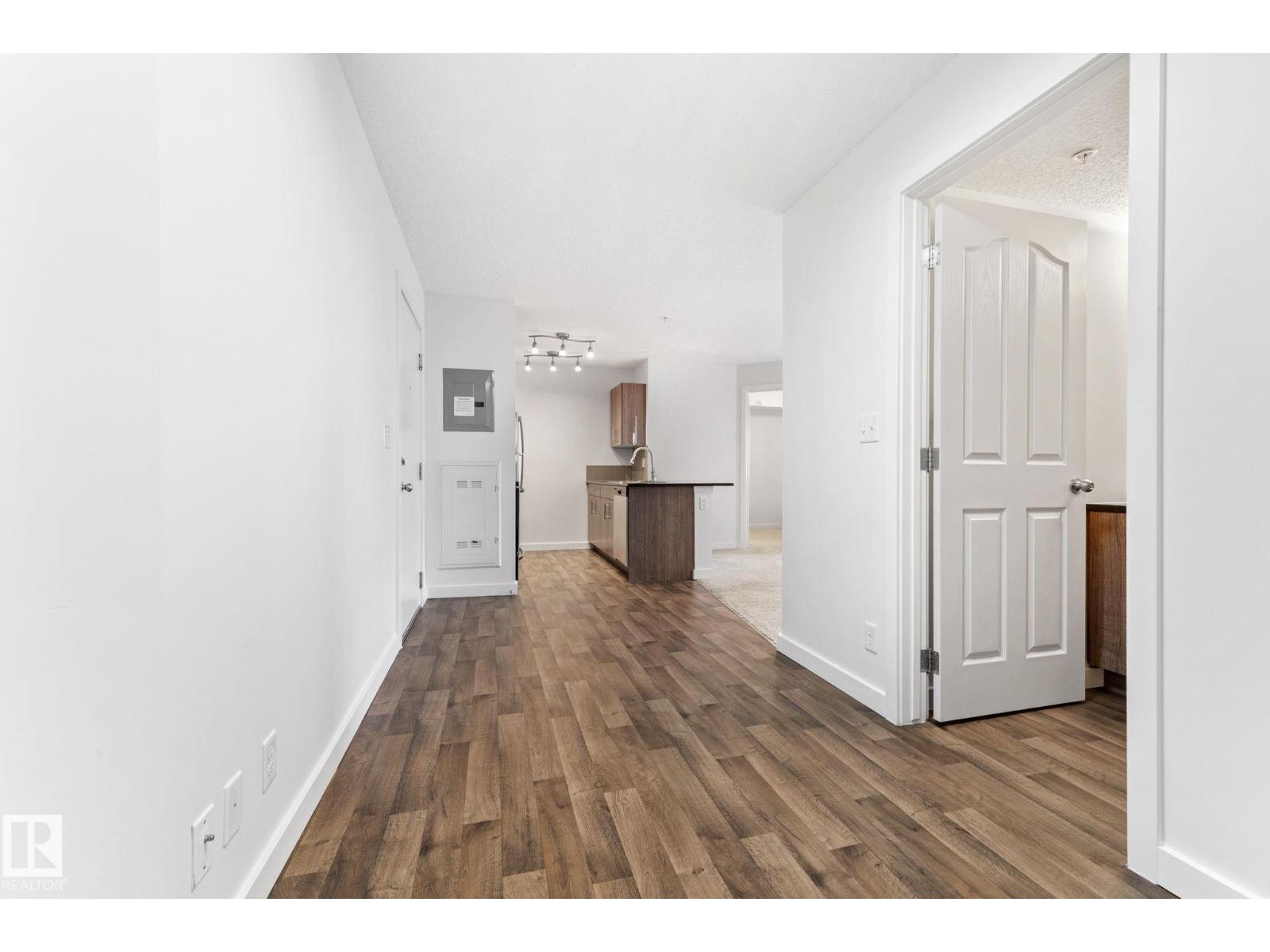 #316 12035 22 AV SW - 38