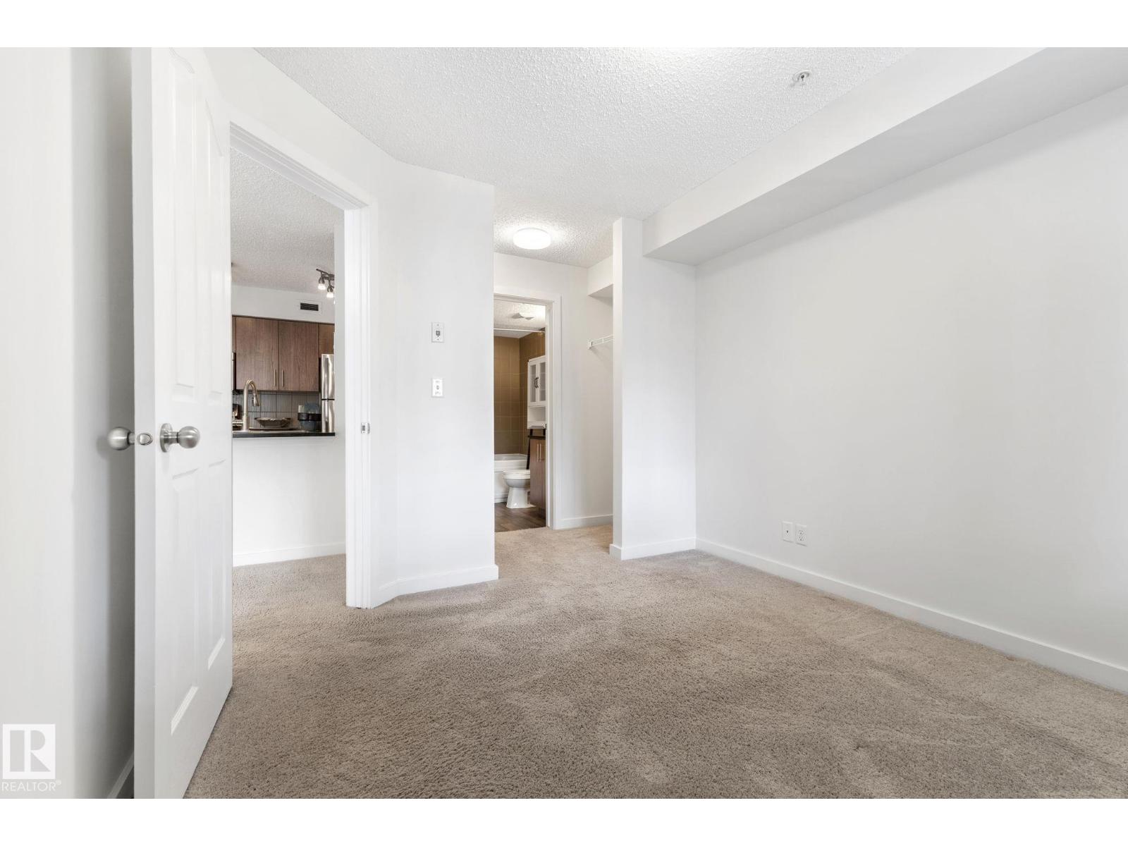 #316 12035 22 AV SW - 34