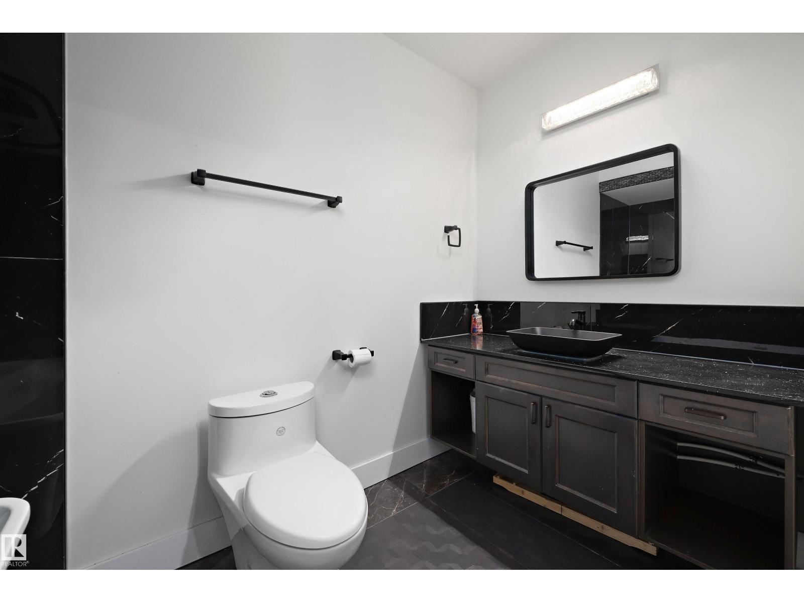 6084 179 AV NW — photo 41