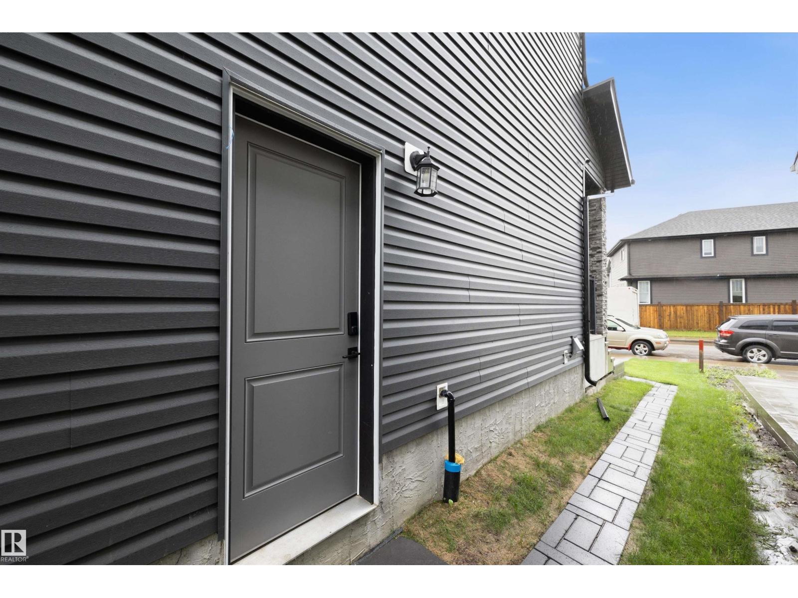 6084 179 AV NW — photo 49