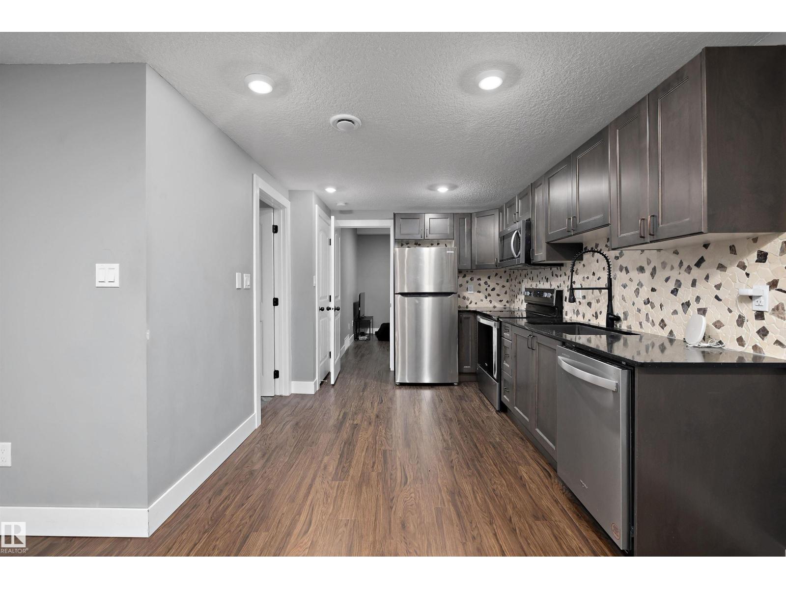 6084 179 AV NW — photo 60