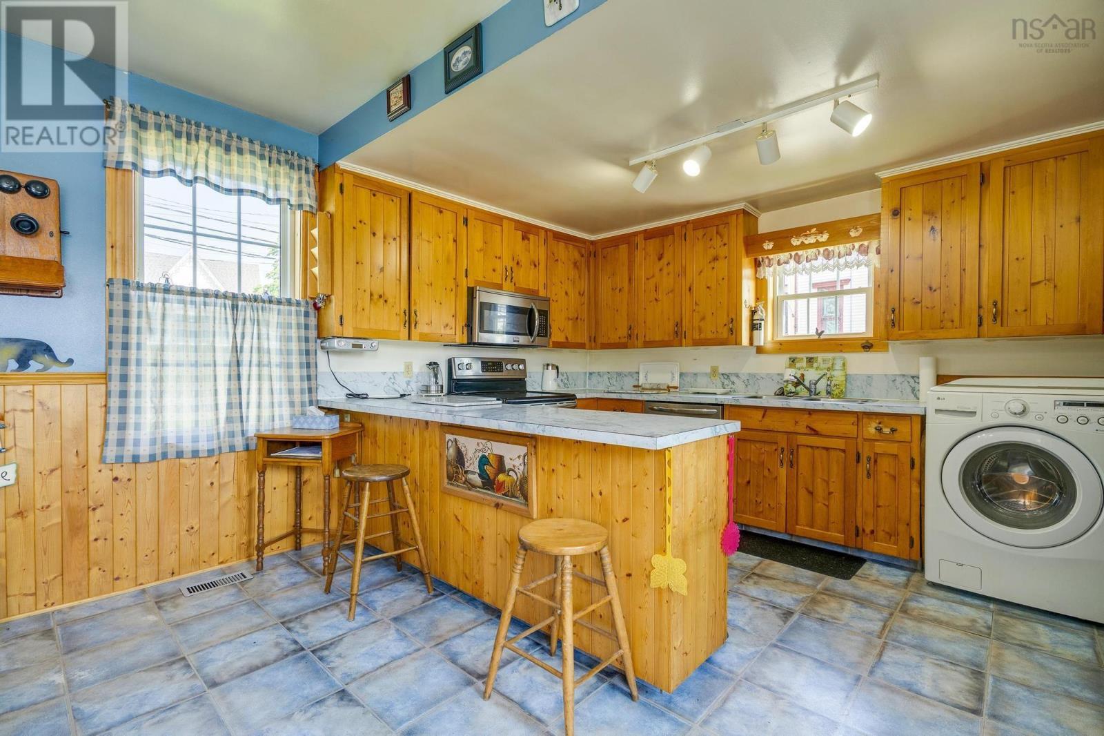 5454 Granville Road - 11