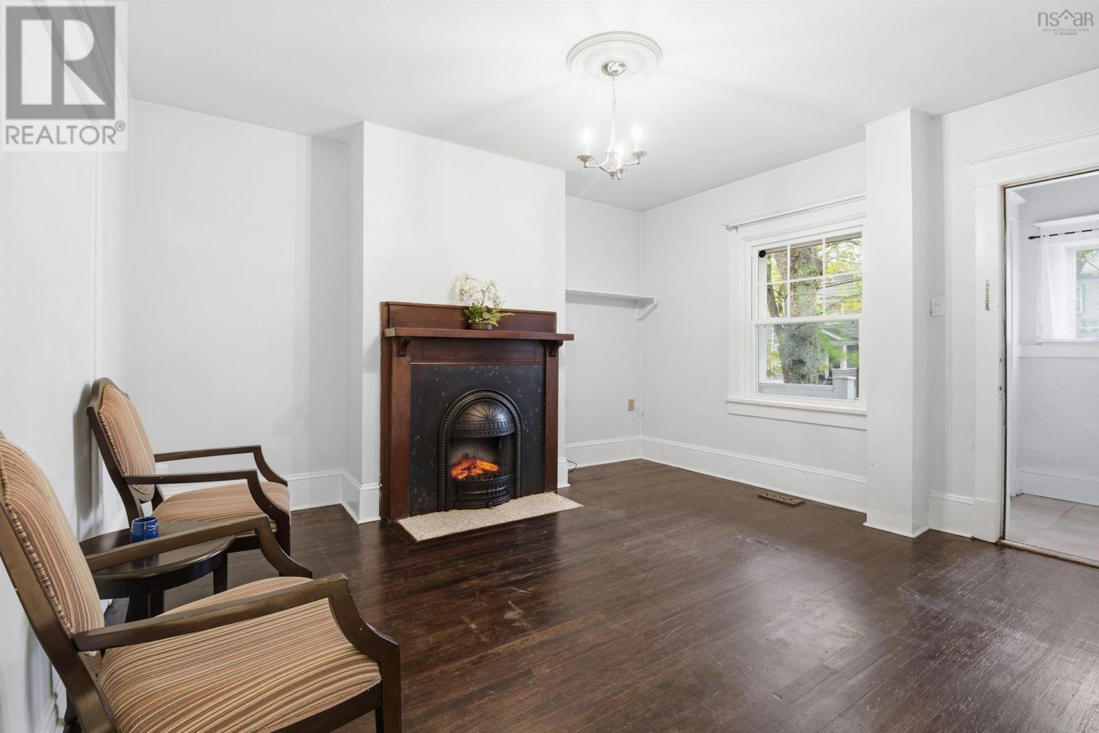 6229-6231 Allan Street - 5
