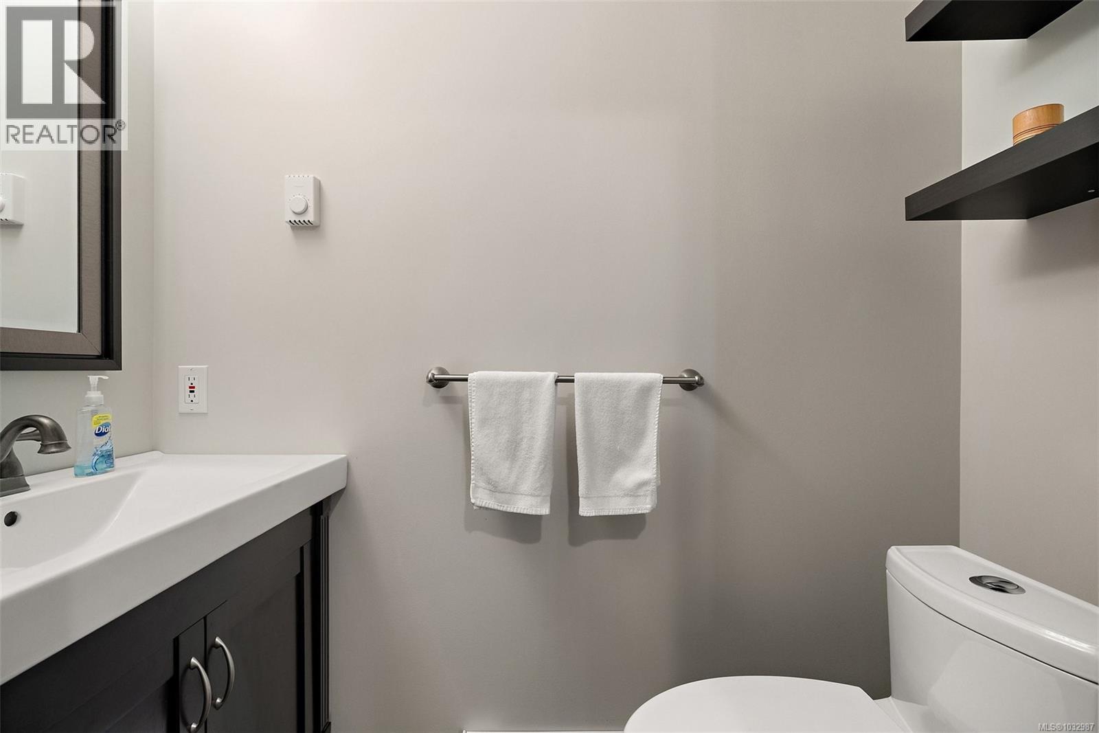 8593 Kingcome Cres - 29