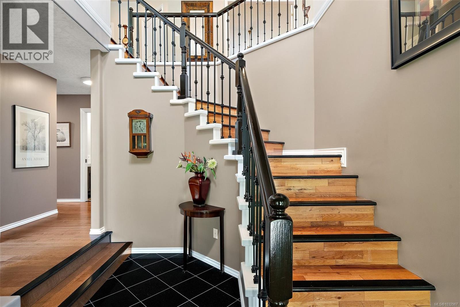 8593 Kingcome Cres - 8