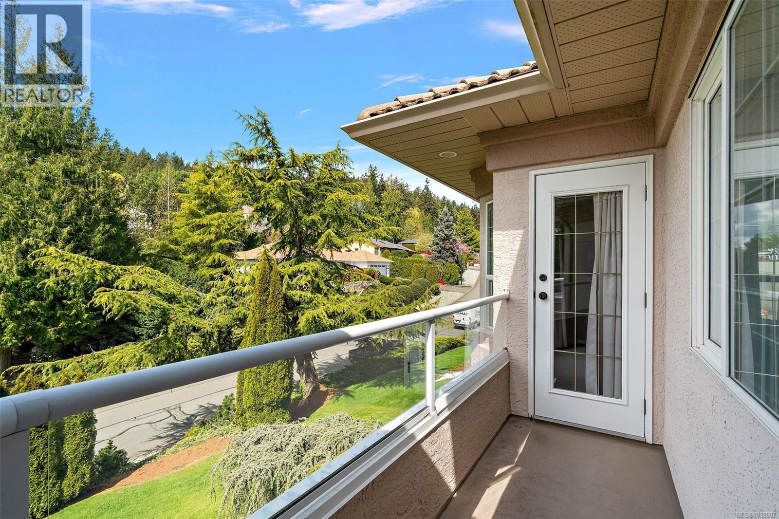 8593 Kingcome Cres - 37