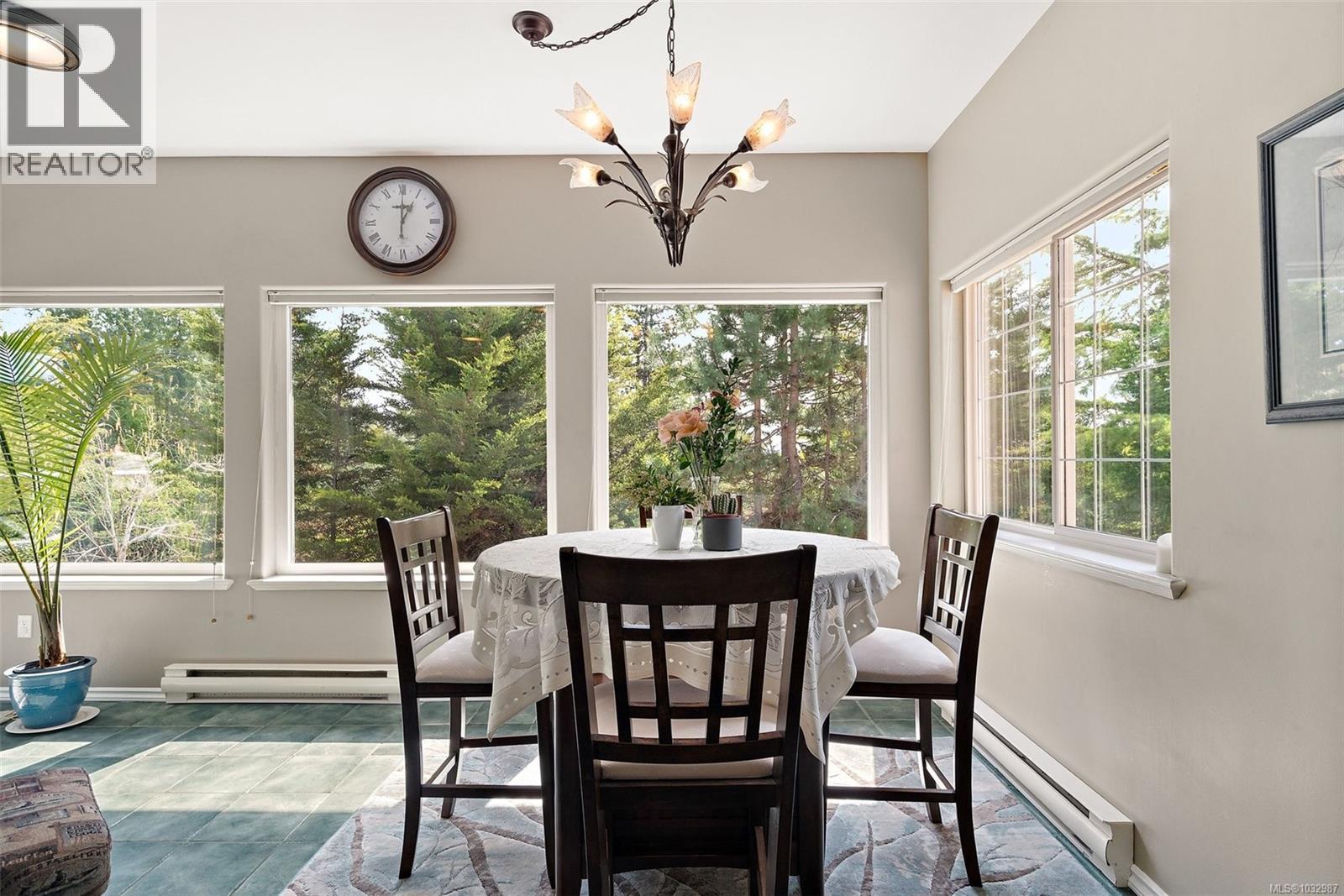 8593 Kingcome Cres - 15
