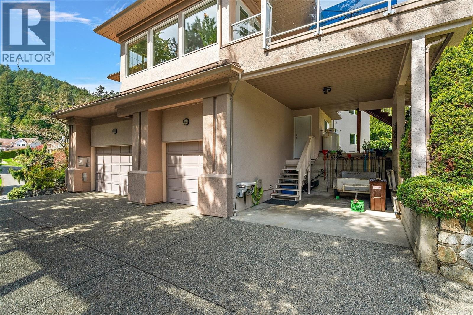 8593 Kingcome Cres - 44