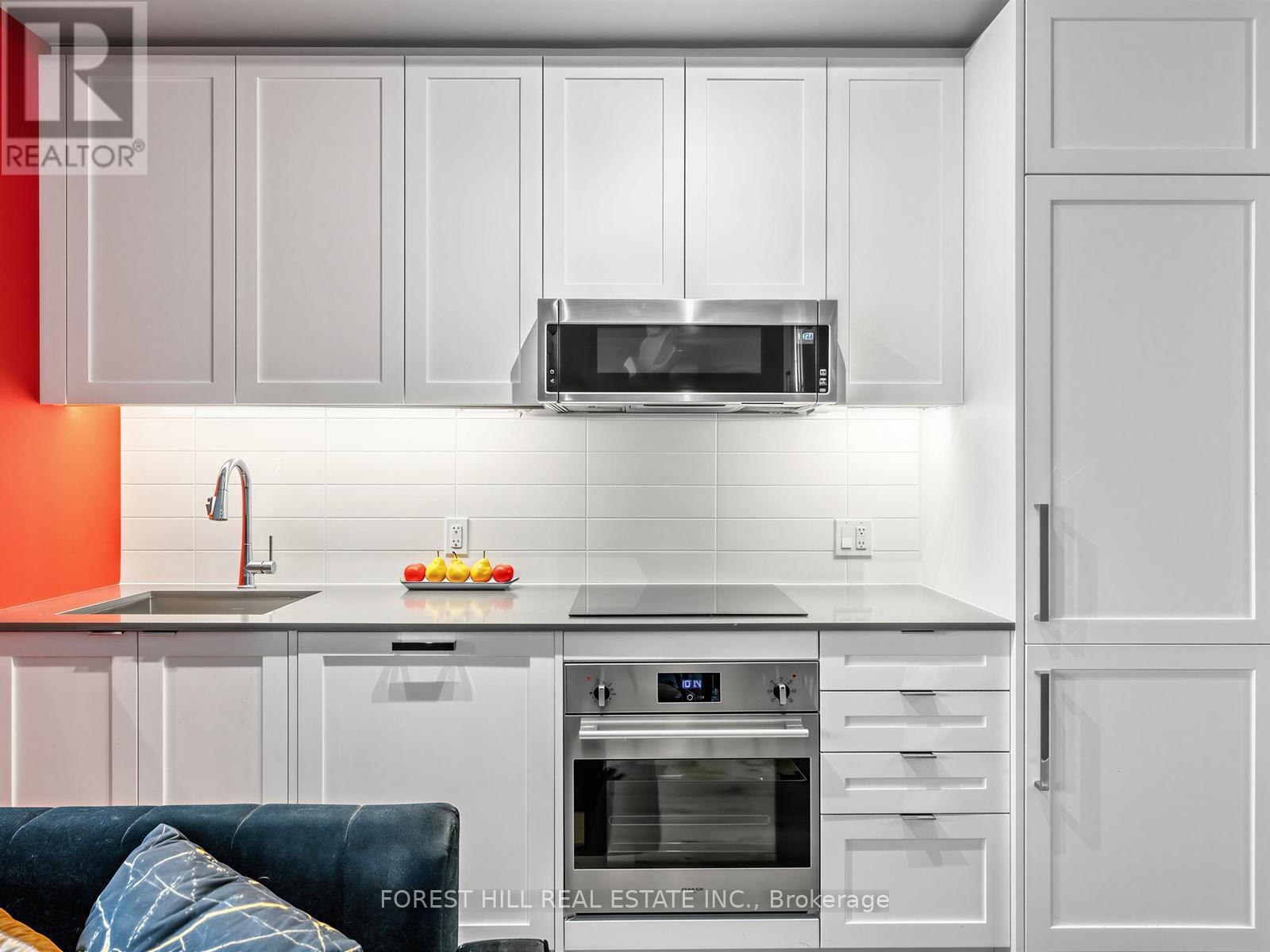 #703 250 LAWRENCE AVENUE W - 2