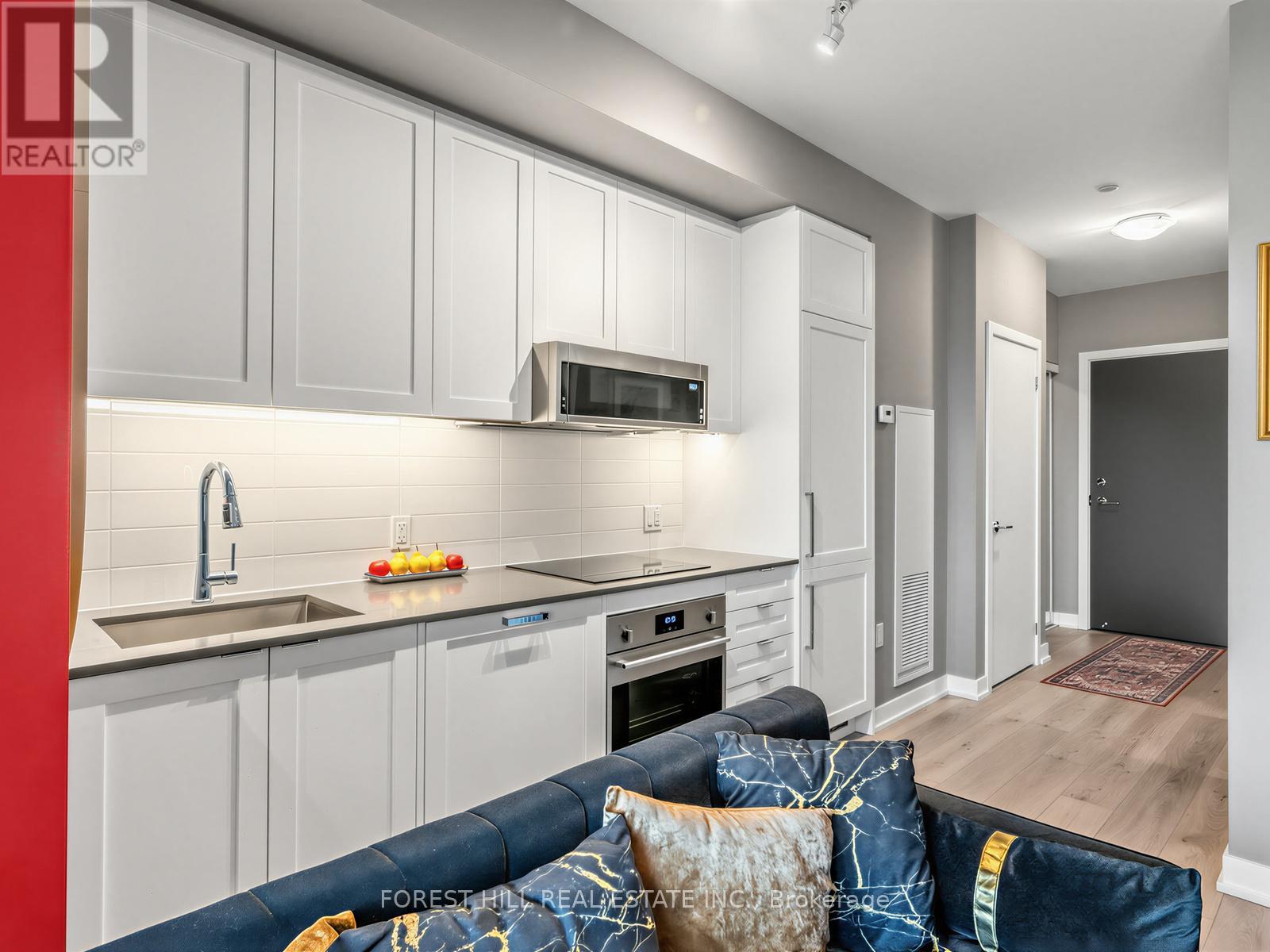 #703 250 LAWRENCE AVENUE W - 3