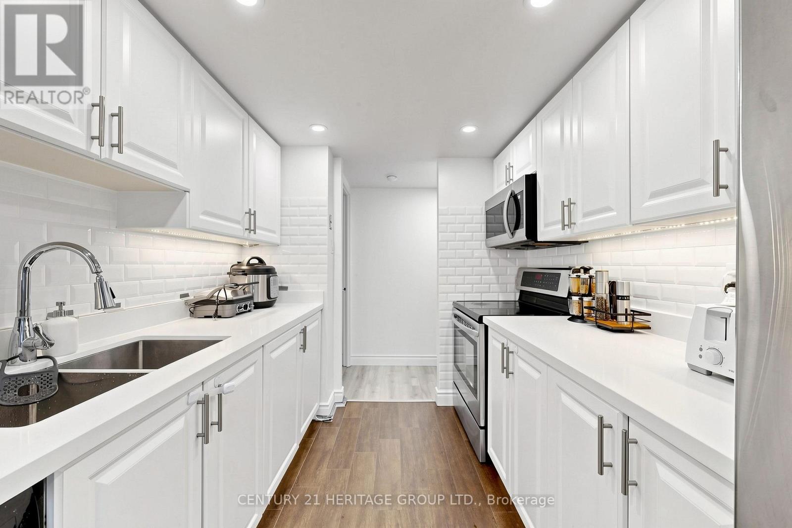 #501 5 KENNETH AVENUE - 15
