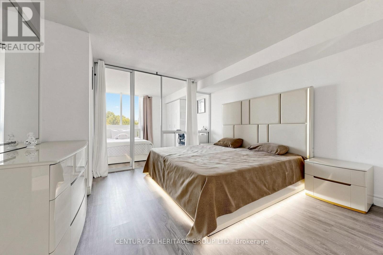 #501 5 KENNETH AVENUE - 18