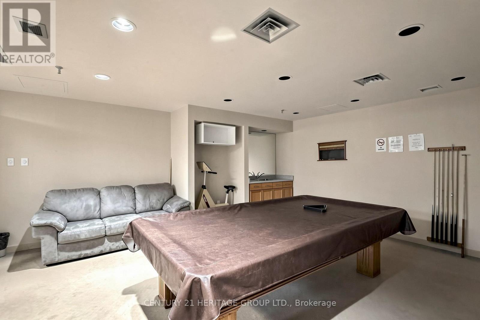 #501 5 KENNETH AVENUE - 32