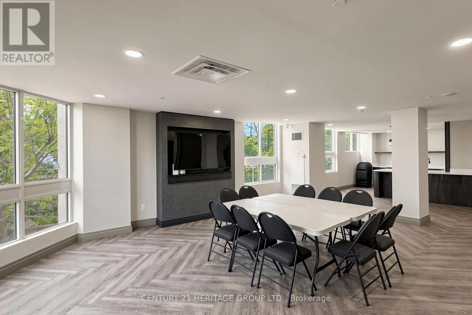 #501 5 KENNETH AVENUE - 33