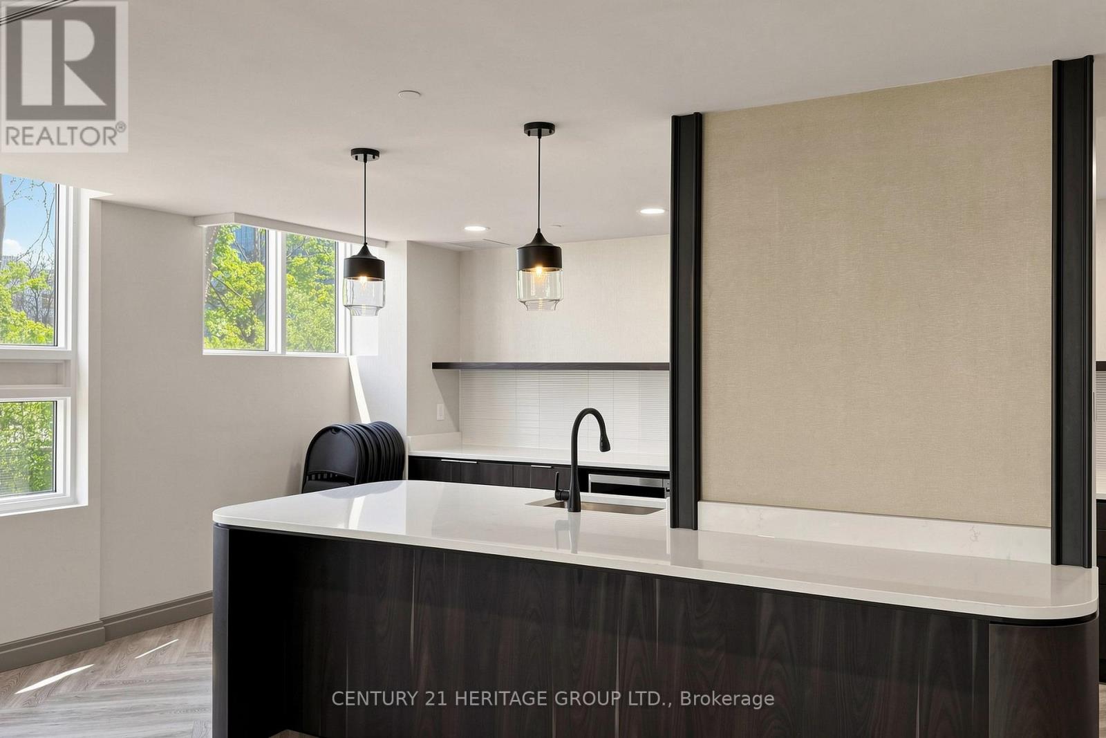 #501 5 KENNETH AVENUE - 34