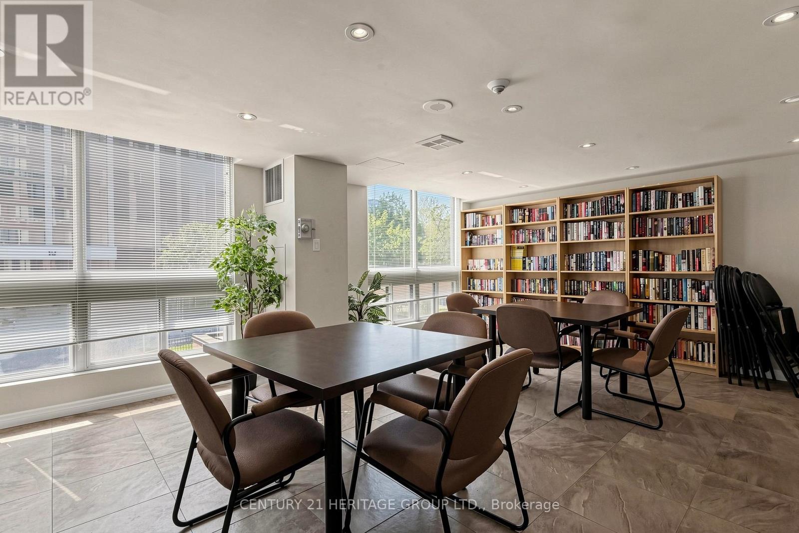 #501 5 KENNETH AVENUE - 35