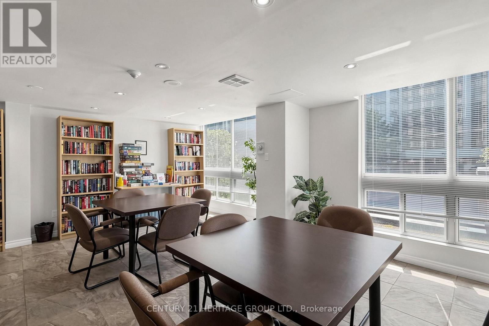 #501 5 KENNETH AVENUE - 36