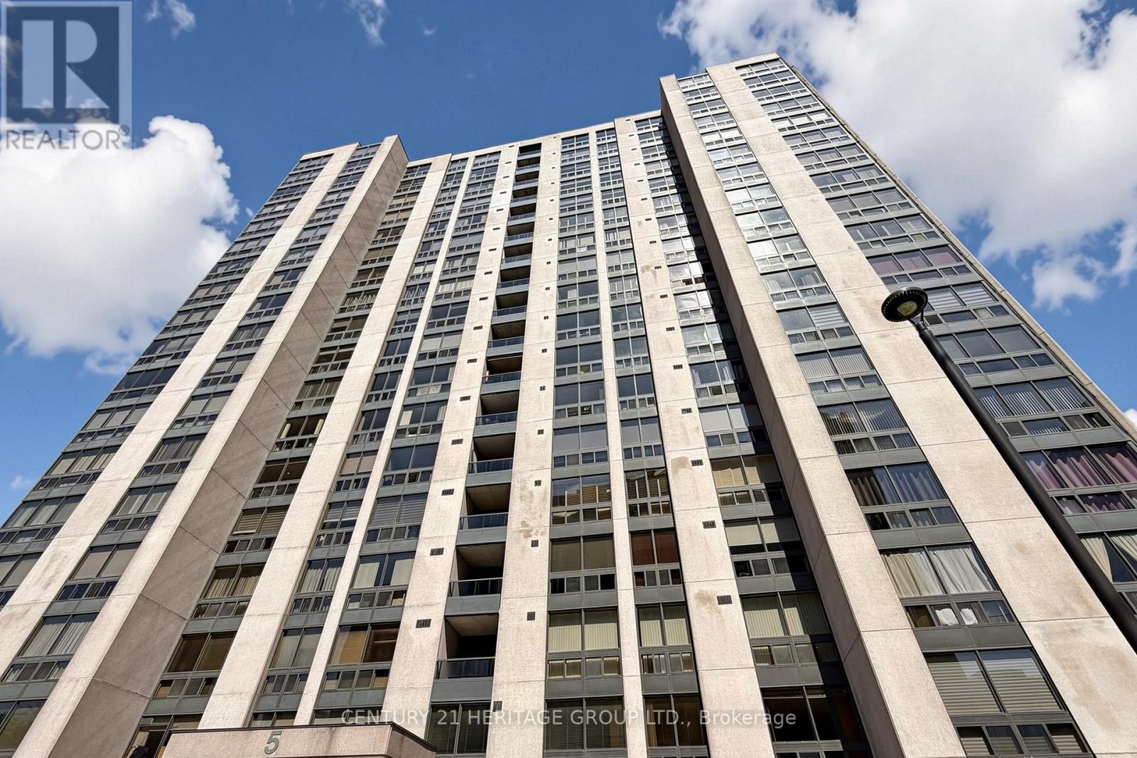 #501 5 KENNETH AVENUE - 4