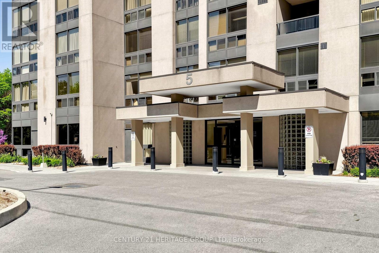 #501 5 KENNETH AVENUE - 46