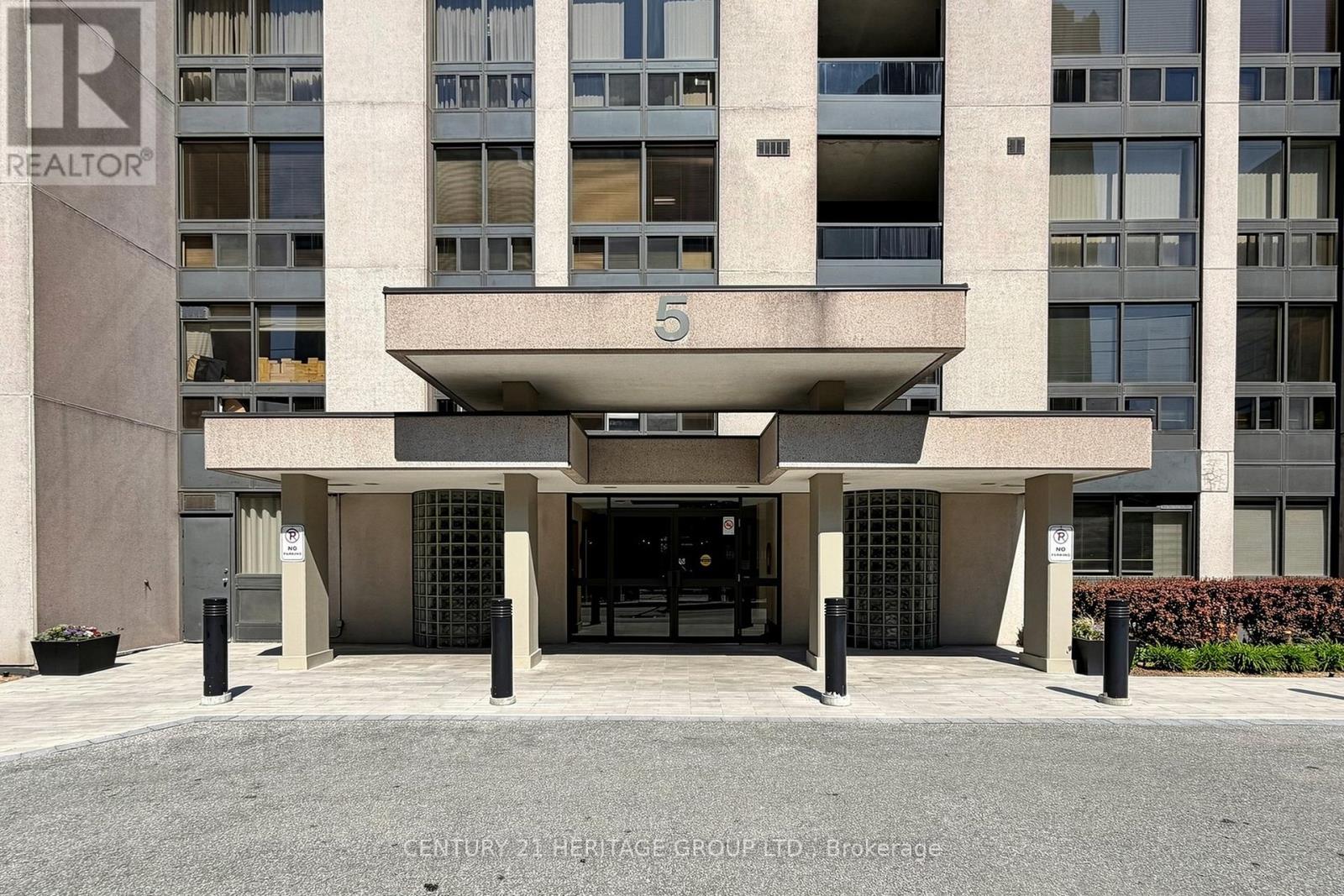 #501 5 KENNETH AVENUE - 47