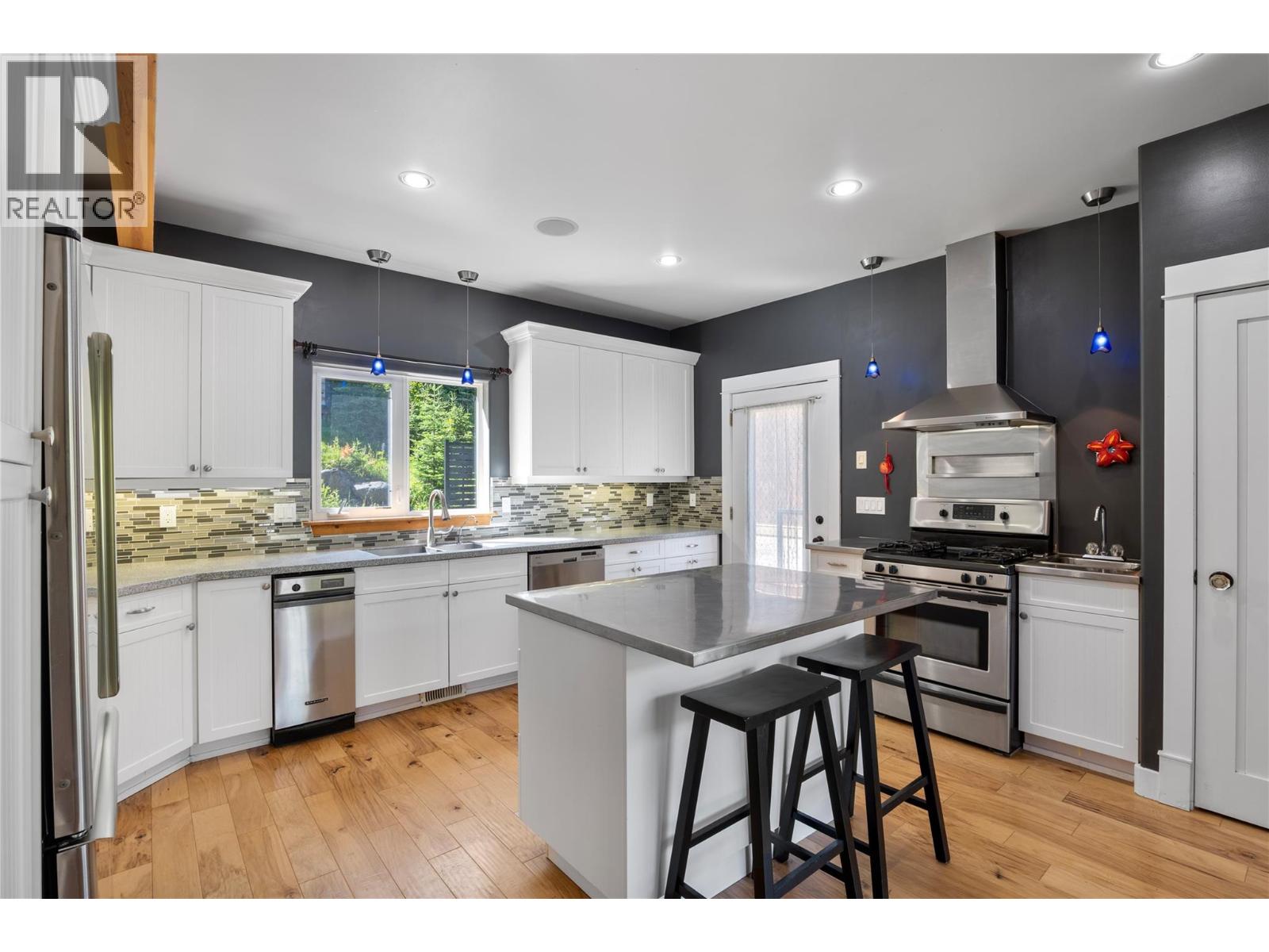 2429 Fairways Drive - 8