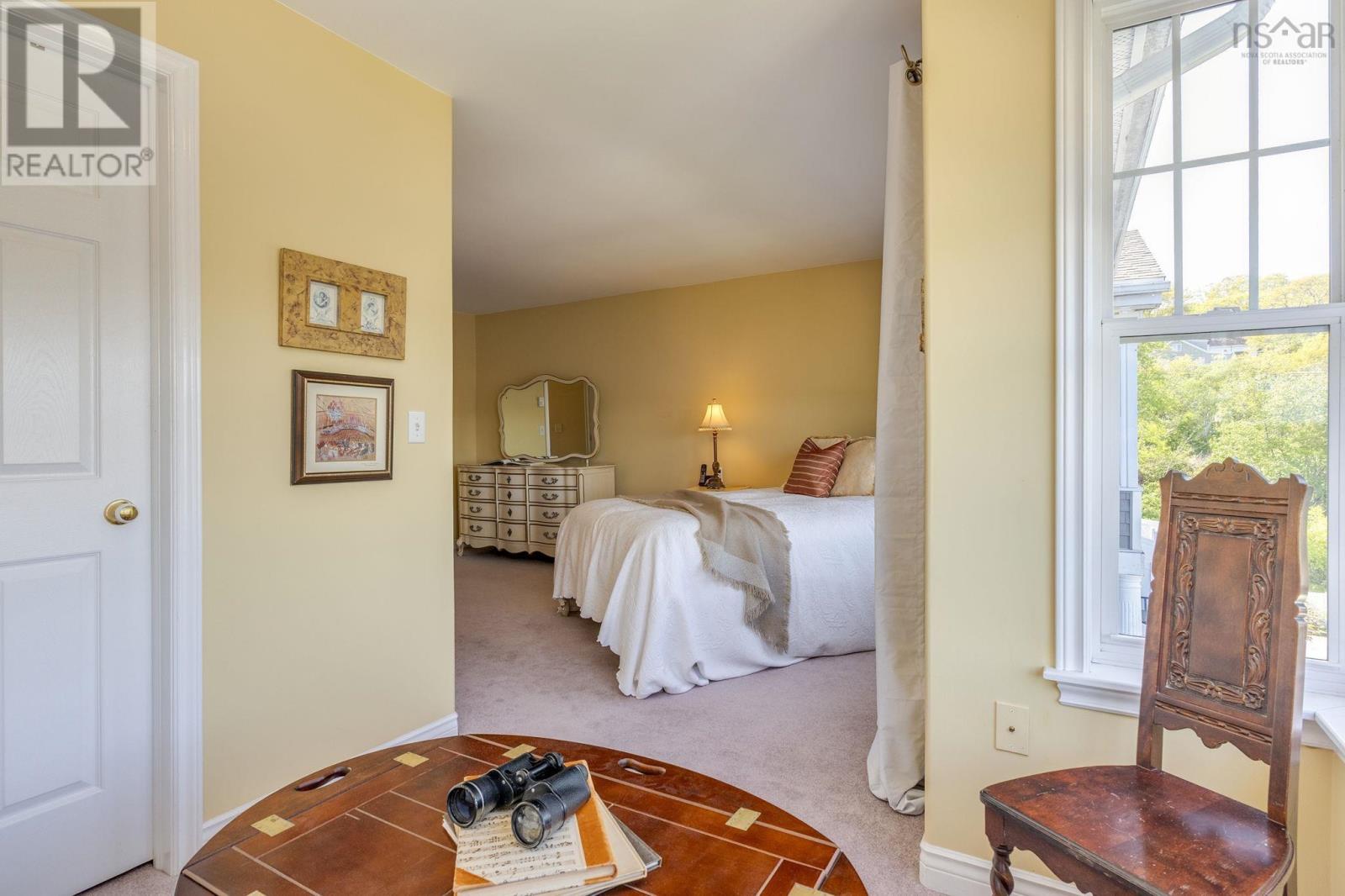 5 Arthur Lismer Court - 31