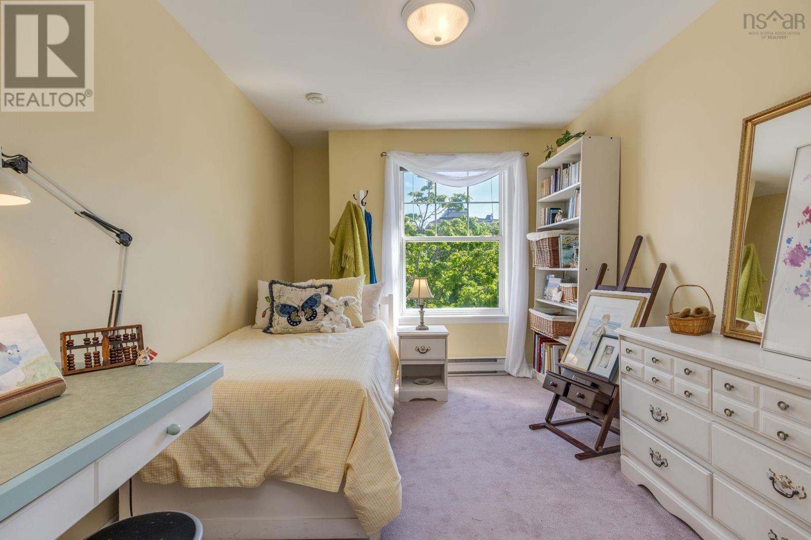 5 Arthur Lismer Court - 37