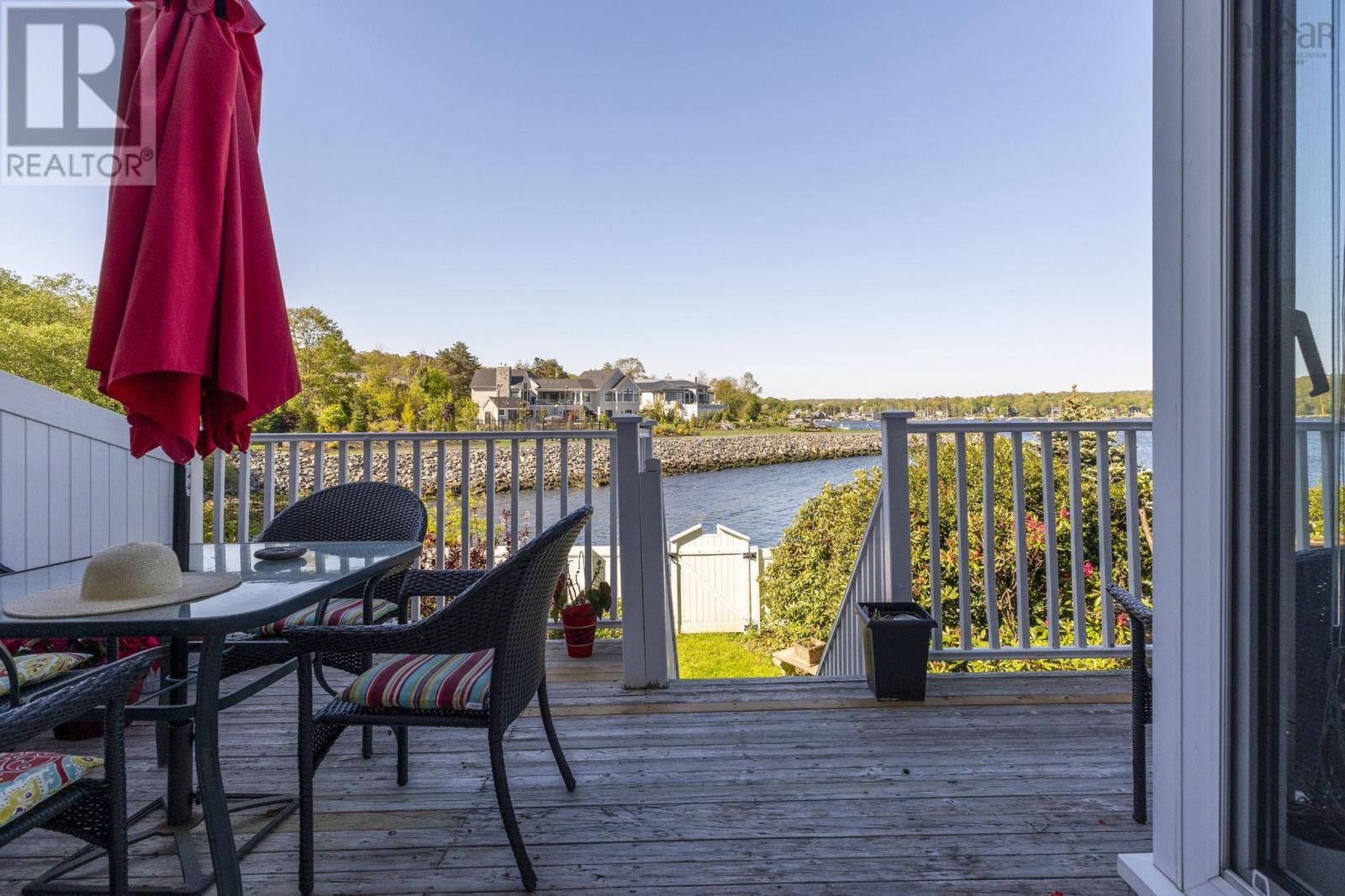 5 Arthur Lismer Court - 22