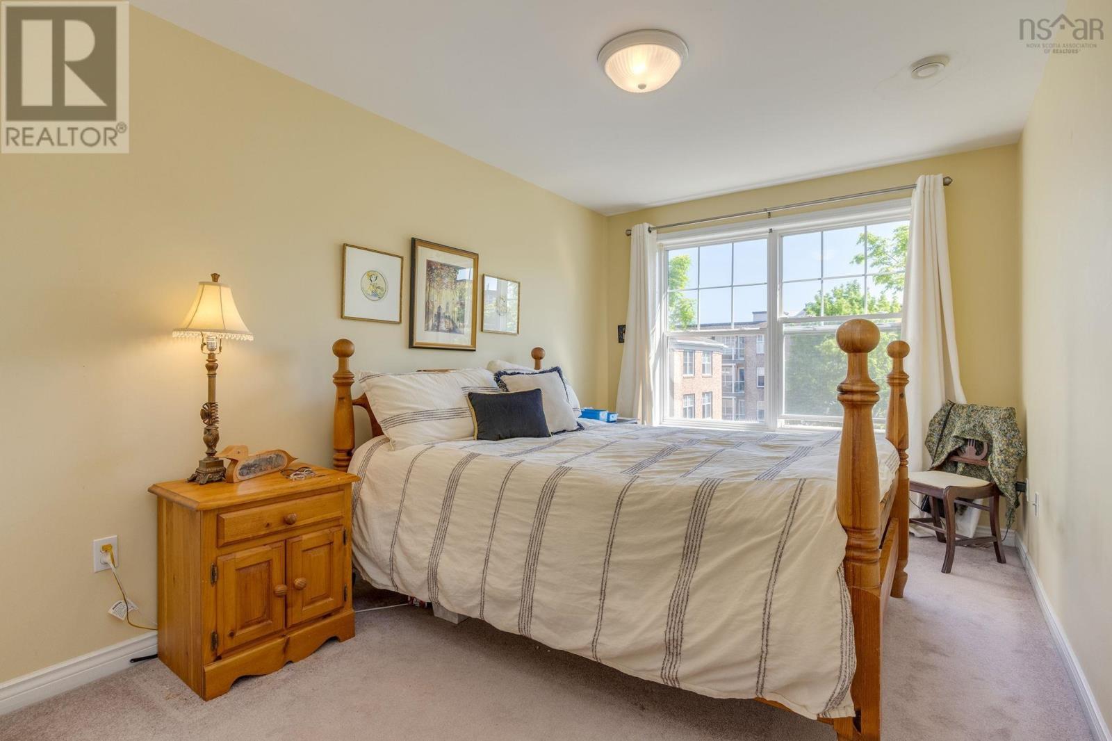 5 Arthur Lismer Court - 34
