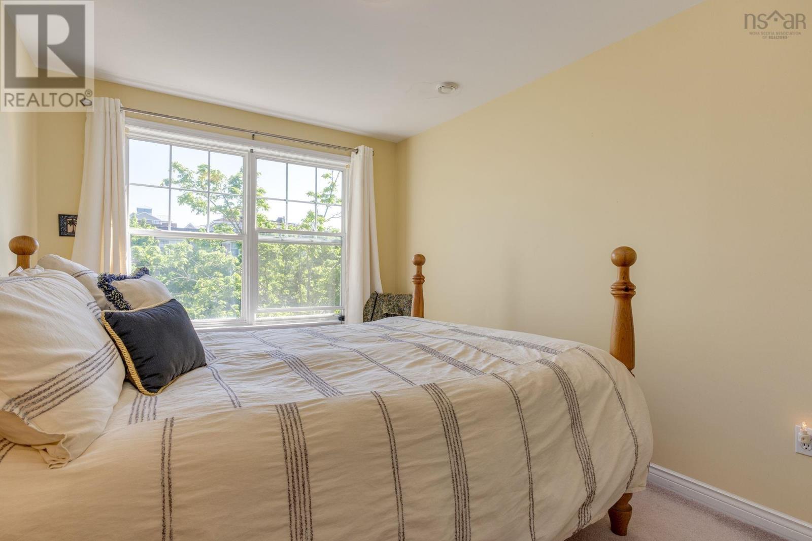 5 Arthur Lismer Court - 35