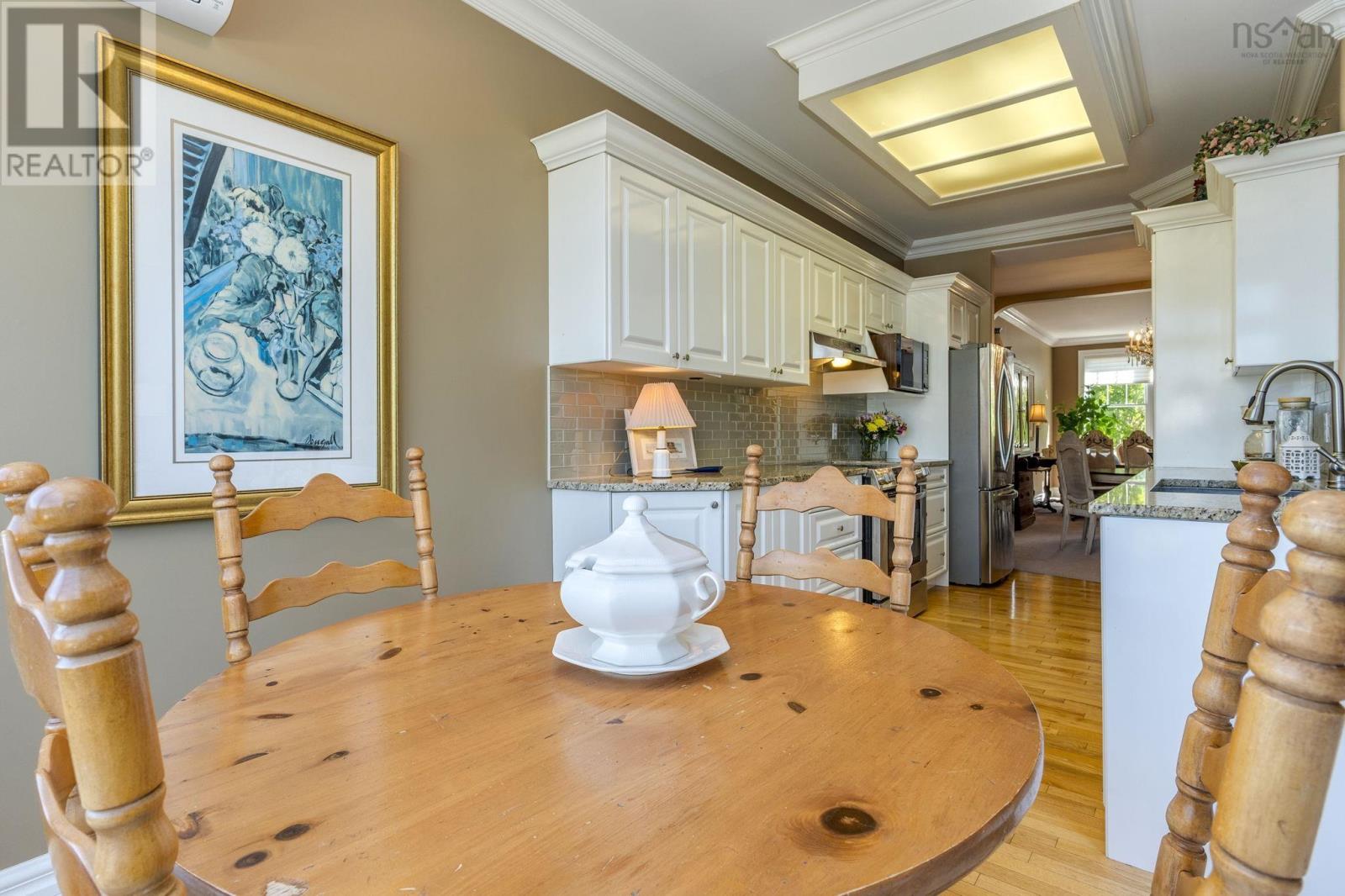 5 Arthur Lismer Court - 17