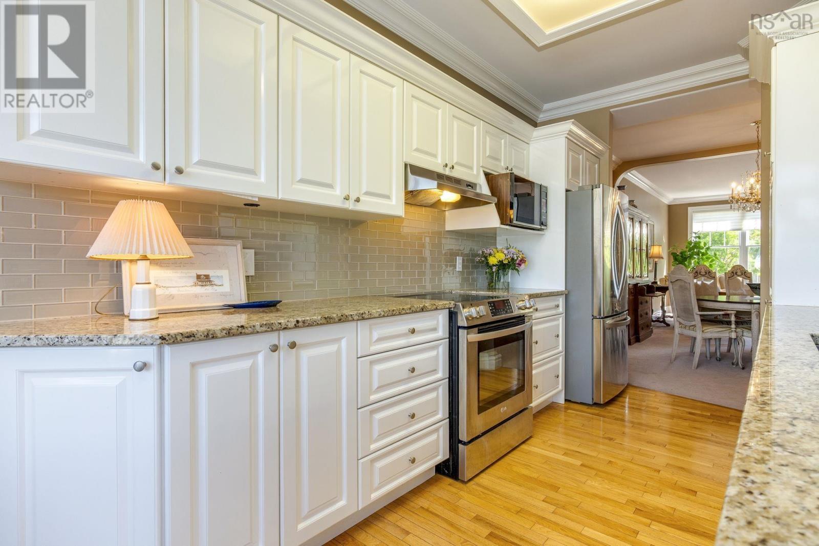 5 Arthur Lismer Court - 20