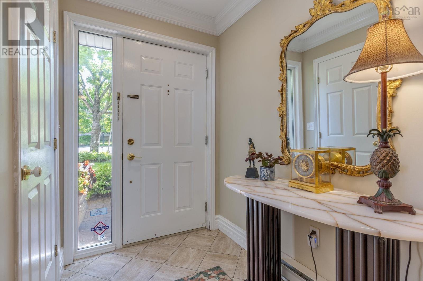 5 Arthur Lismer Court - 4