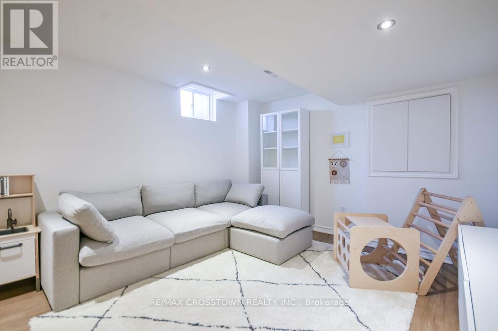 14 FRED SILVESTER ROAD - 39