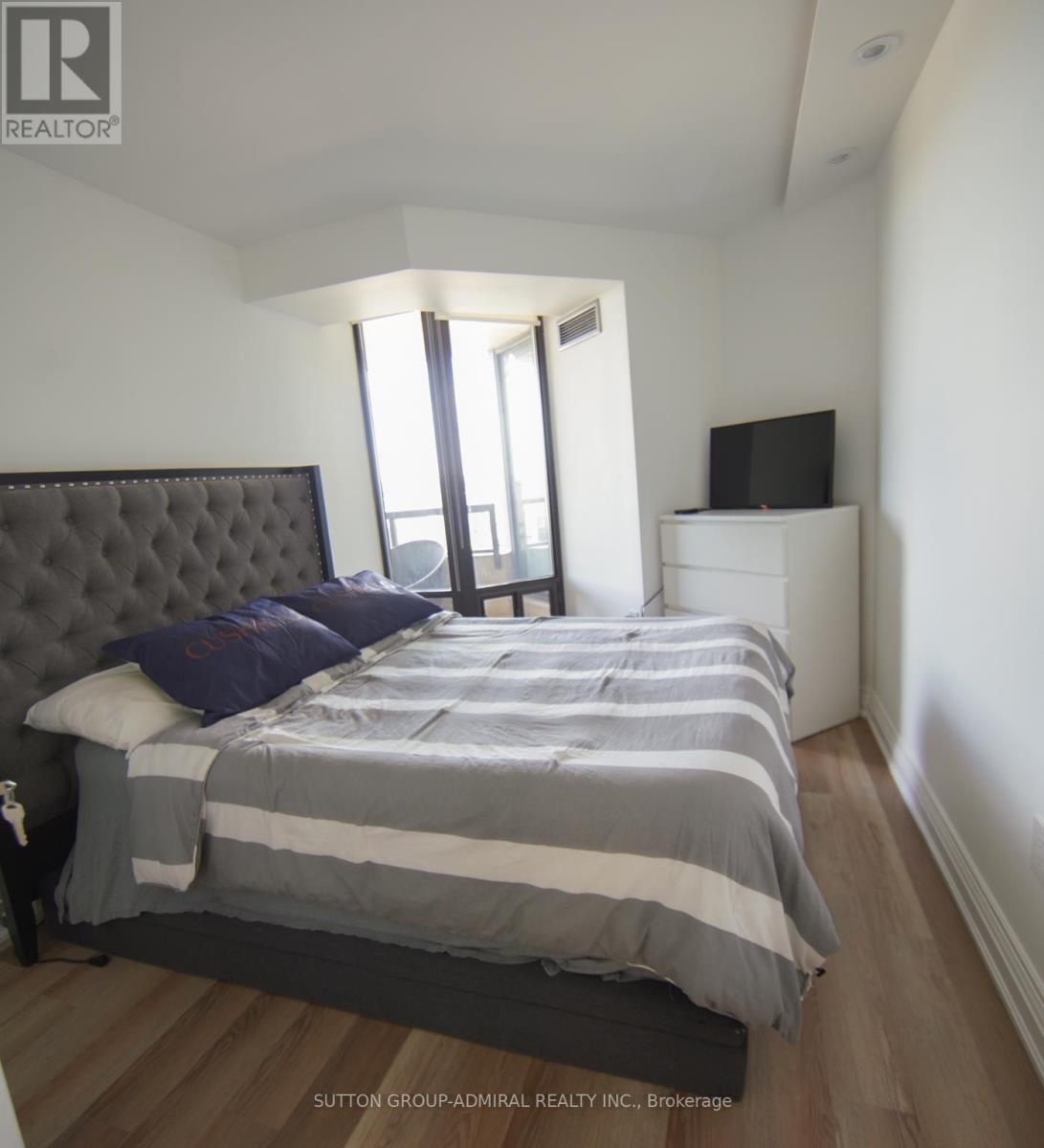 ##606 7420 BATHURST STREET - 10