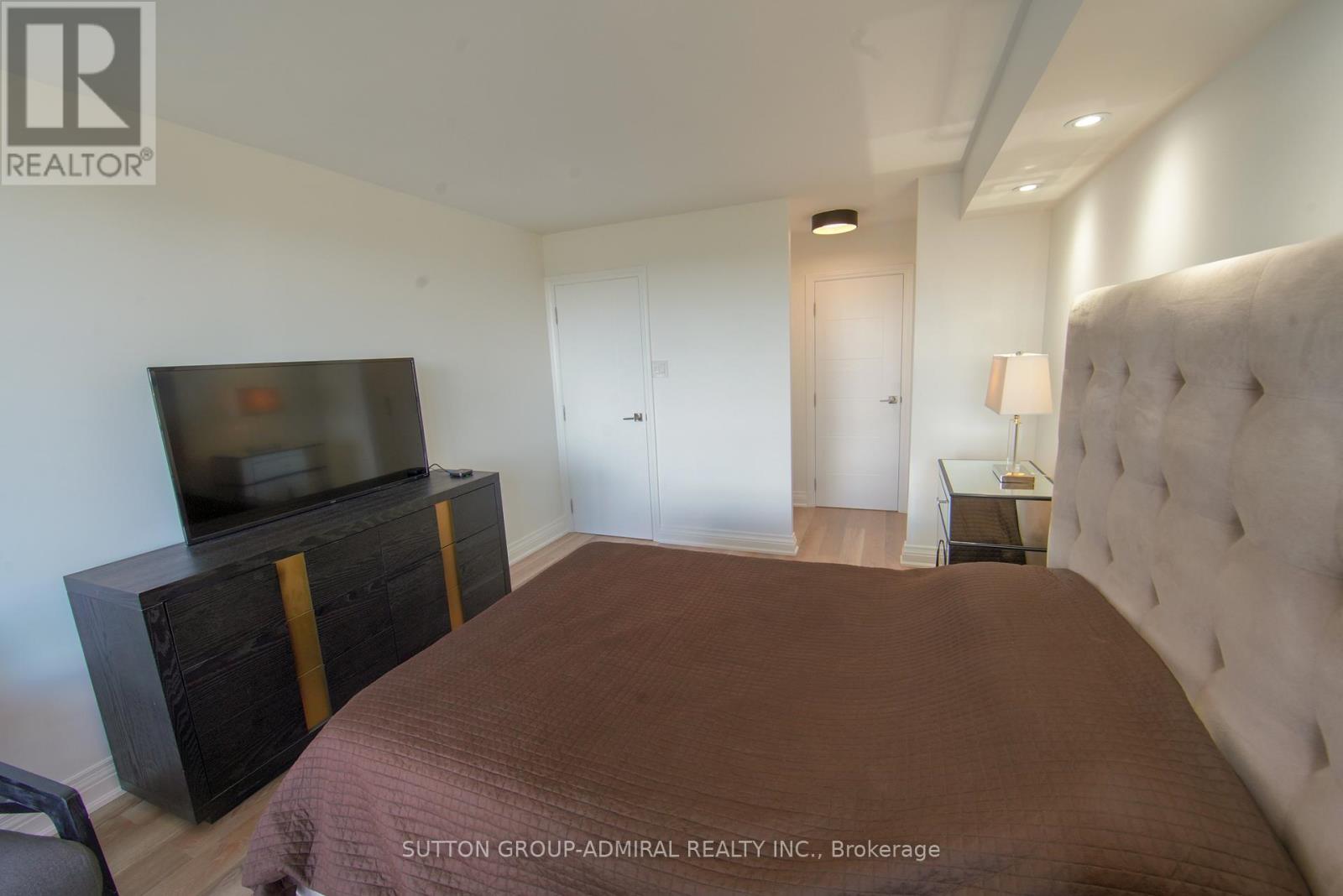 ##606 7420 BATHURST STREET - 24