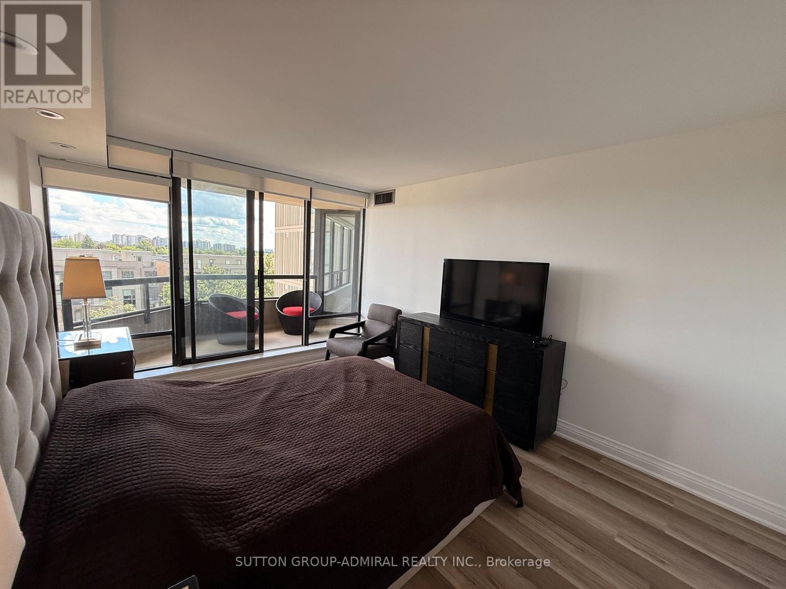 ##606 7420 BATHURST STREET - 37