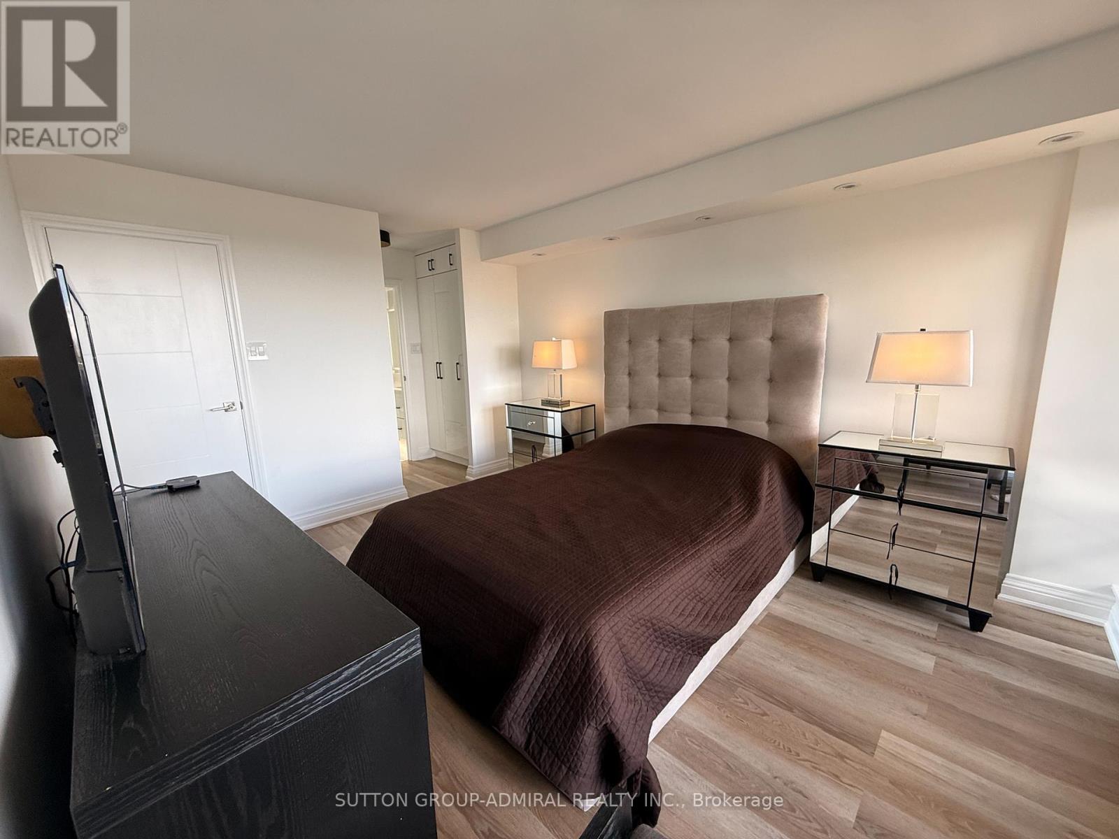 ##606 7420 BATHURST STREET - 39