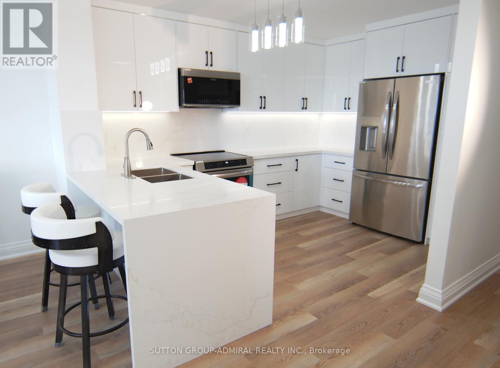 ##606 7420 BATHURST STREET - 4