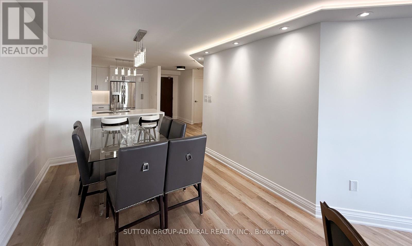 ##606 7420 BATHURST STREET - 43