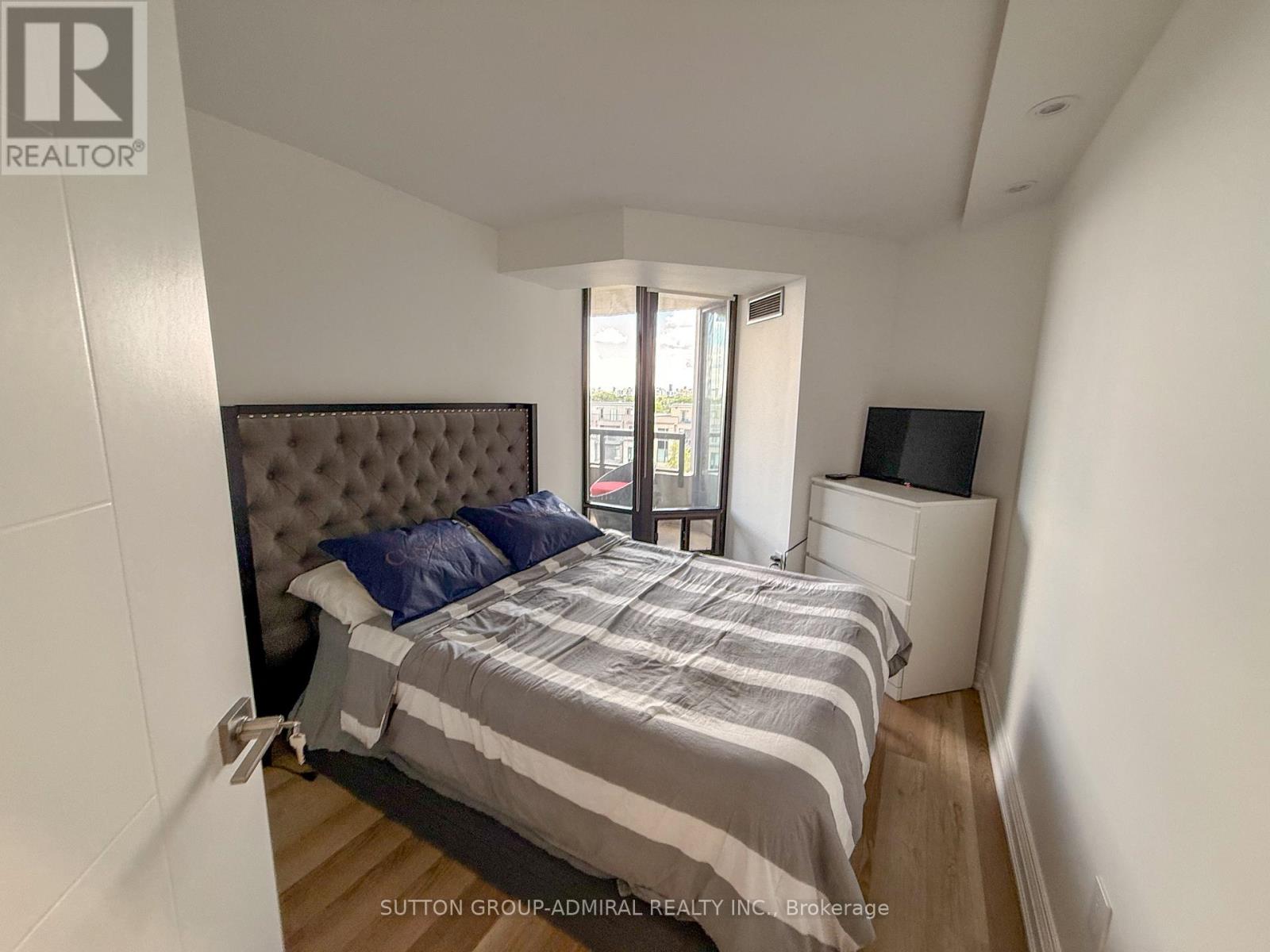 ##606 7420 BATHURST STREET - 45