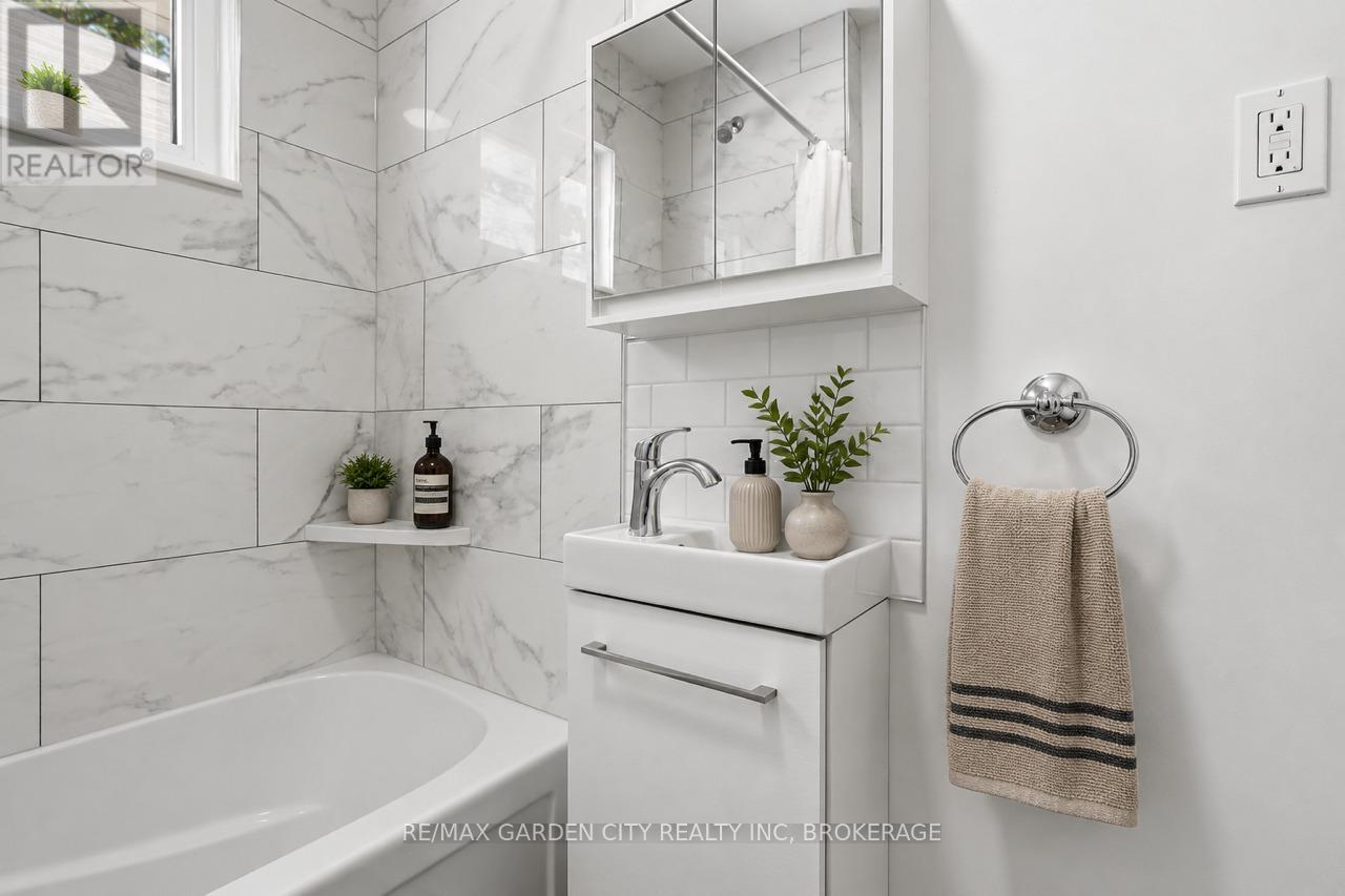 106 CARLTON STREET - Image 13