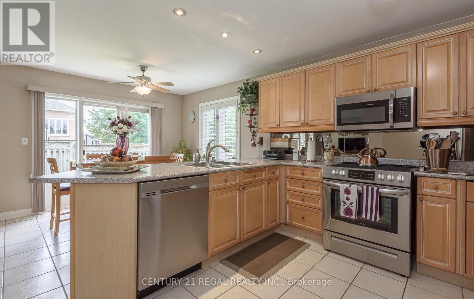 51 ROYAL VALLEY DRIVE - 13