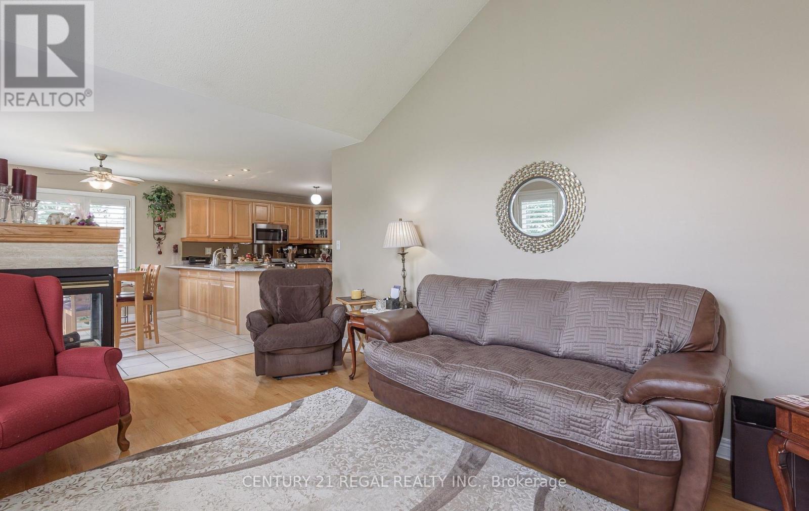 51 ROYAL VALLEY DRIVE - 19