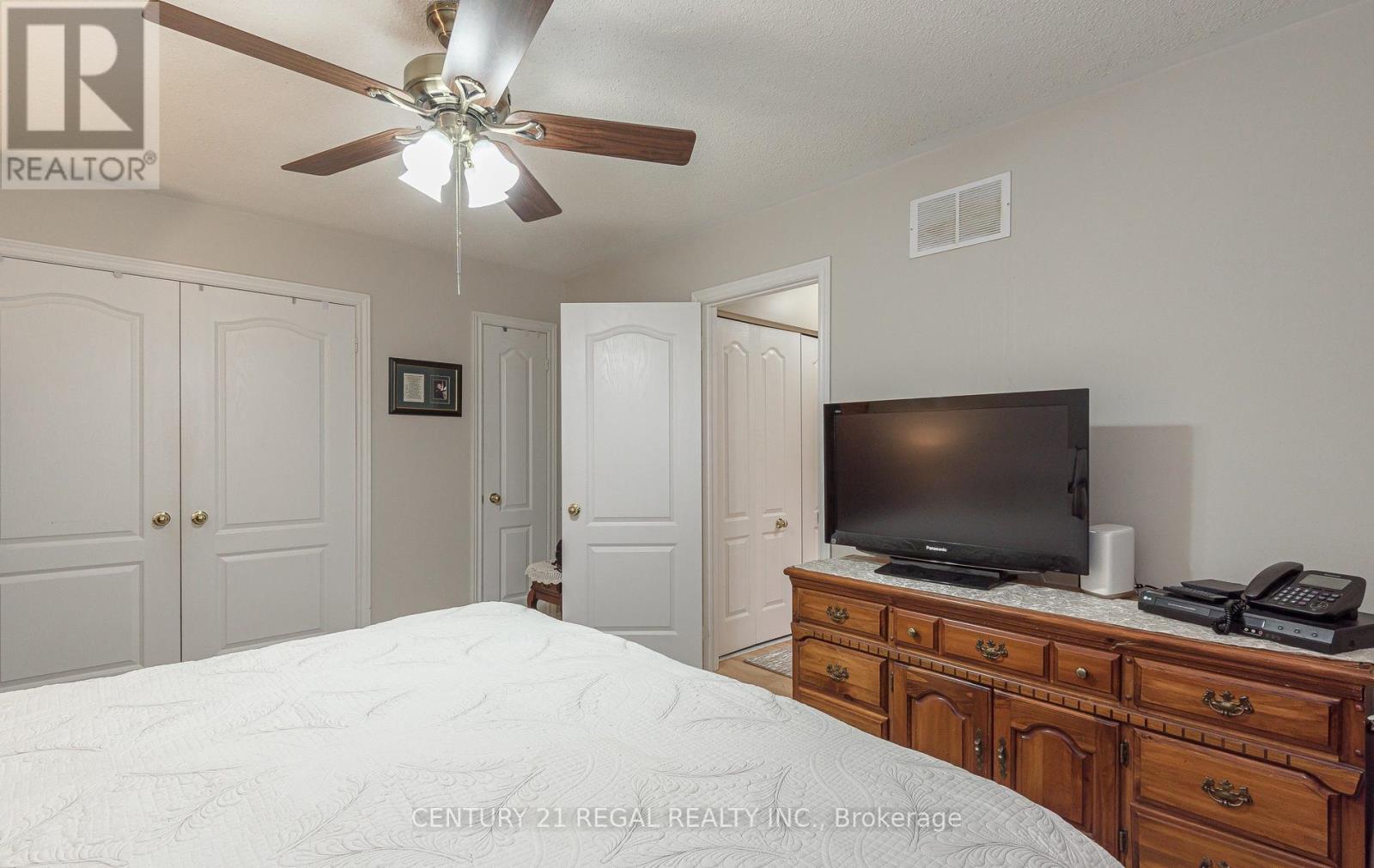 51 ROYAL VALLEY DRIVE - 21